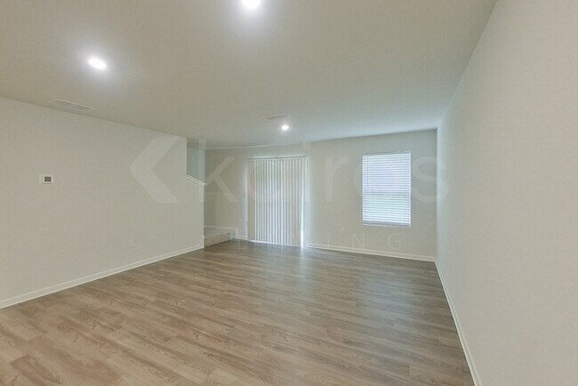 Foto del edificio - 332 Ironwood Ct