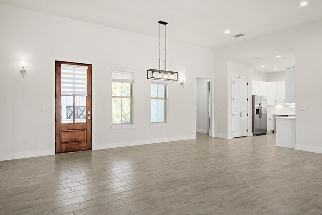 Building Photo - 3200 Pinnacle Club Dr