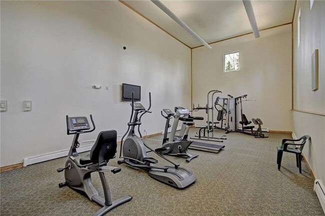 Building Photo - 2 Bedroom in Wildernest!  Summer lease!