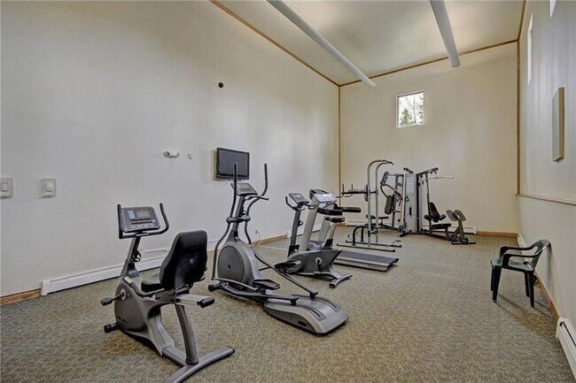 Foto del edificio - 2 Bedroom in Wildernest!  Summer lease!