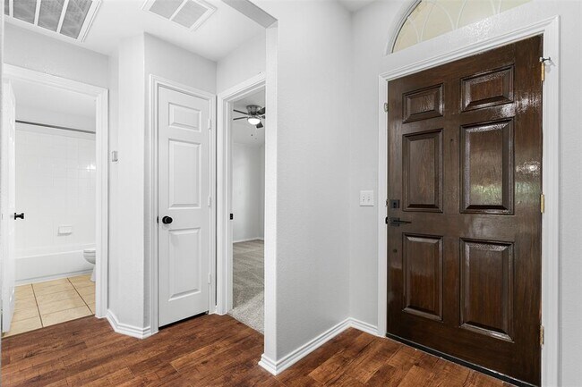 Foto del edificio - 2303 Paradise Ridge Dr