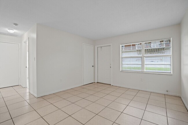 Foto del edificio - 5901 Crestmont St