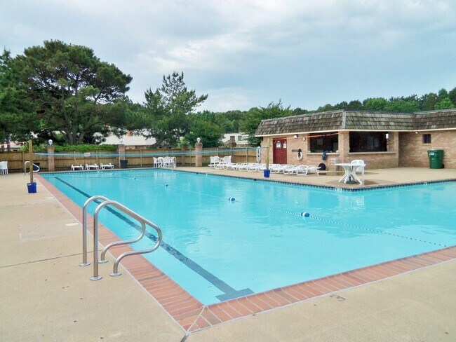 Foto del edificio - Spacious Condo One Mile to the Beach! One Living Level - Pet Friendly - Private Patio - Ready 05-...