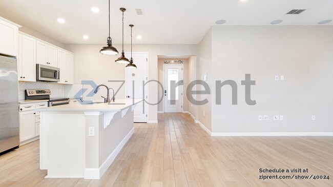 Building Photo - 1709 Hilltop Dr