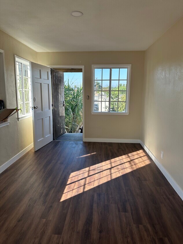 Foto principal - 1220 E 70th St