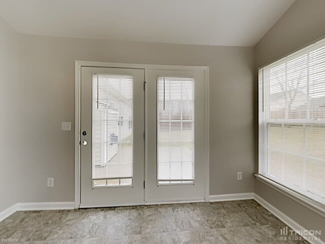 Building Photo - 140 Barrington Dr