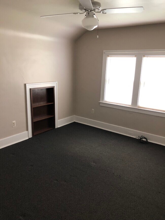 Bedroom - 115 Smith St