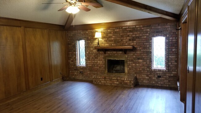 Living Room - 506 Cedar Elm Ln