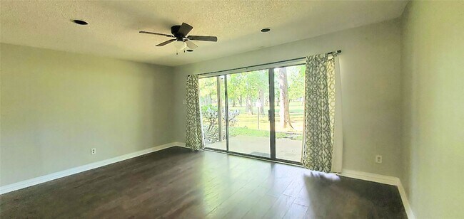 Foto del edificio - 12900 Walden Rd