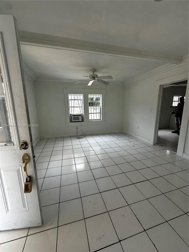 Building Photo - 1925 NW 56th St