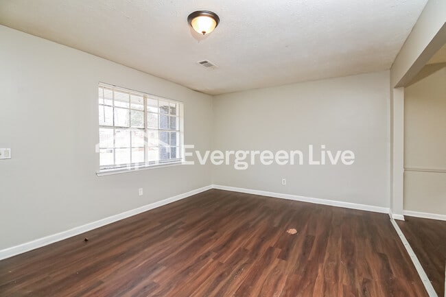 Foto del edificio - 45 Belmont Park Ln