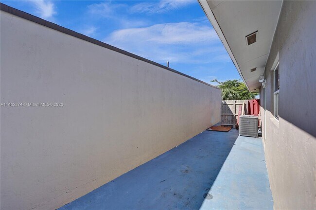 Foto del edificio - 11854 SW 210th St # X