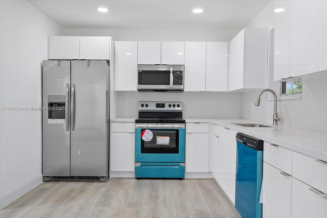 Foto del edificio - 261 NE 172nd St