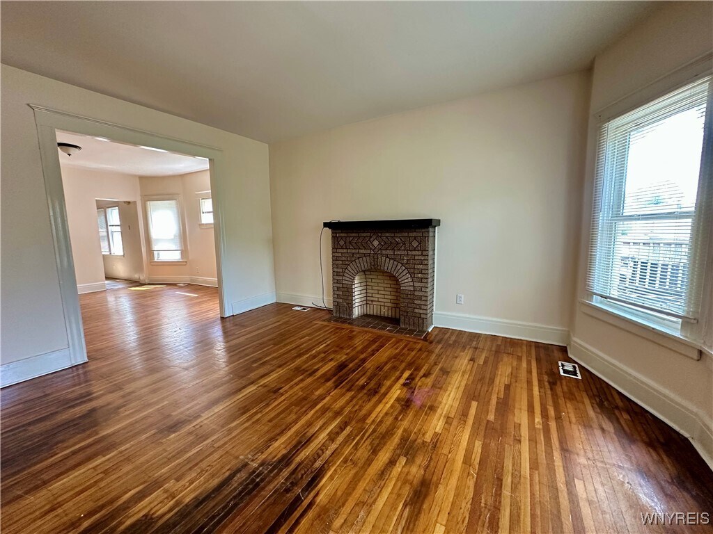 Foto principal - 127 Hayden St