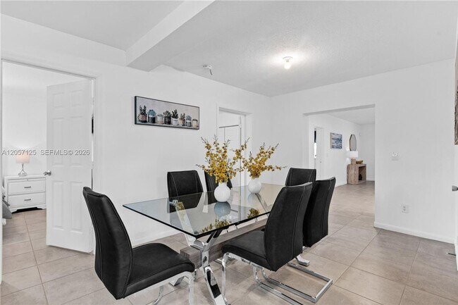 Foto del edificio - 1430 NE 11th St