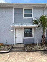 Building Photo - 8003 Beach Dr