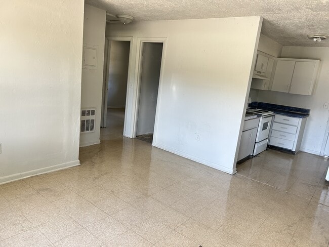 Building Photo - 409 Kilgore St