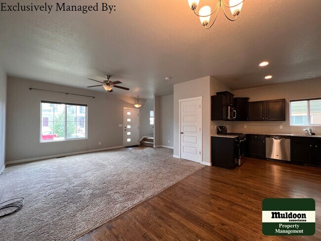 Foto del edificio - SEE ME TODAY! Beautiful 3 bedroom home tha...