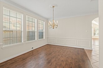 Building Photo - 5819 Brook Bend Dr