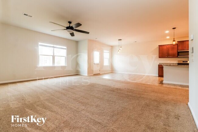Foto del edificio - 432 Silent Bluff Dr