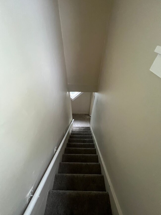 Foto del edificio - 6-Bedroom Home with Tons of Space!