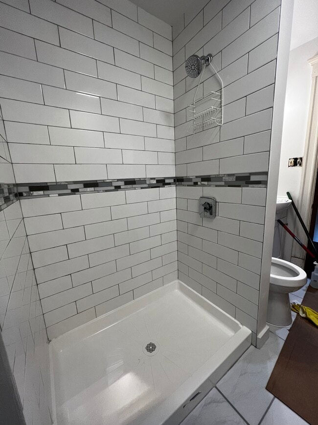 tile bath - 16 Exeter St