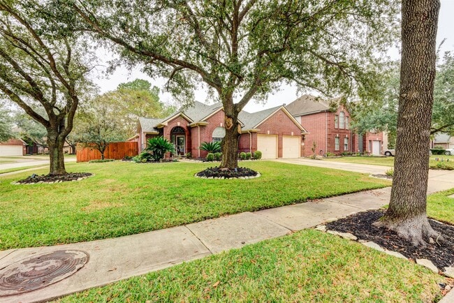 Building Photo - 9022 Westwillow Dr