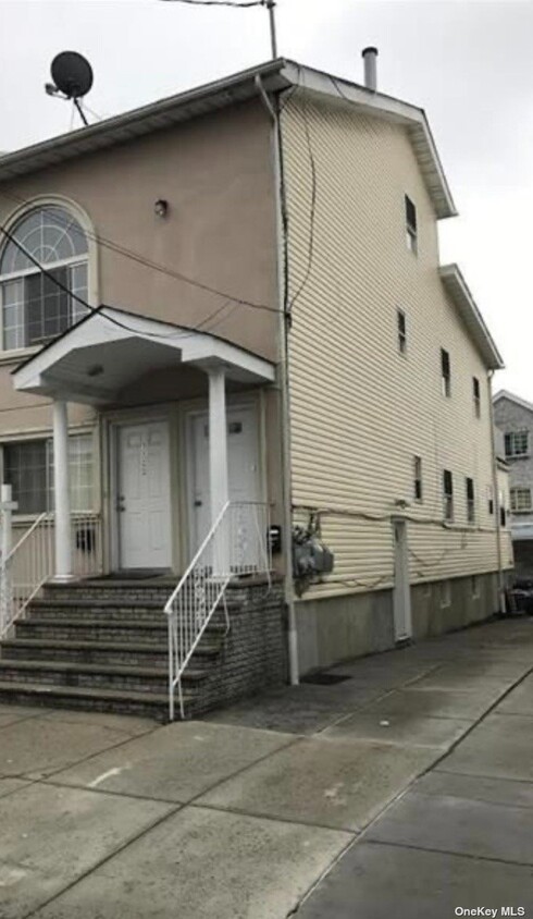 Foto principal - 95-22-95-86 86th St