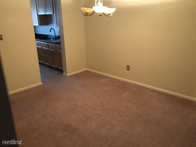 Building Photo - 2 br, 2.5 bath Townhome - 209 Mill Point Dr
