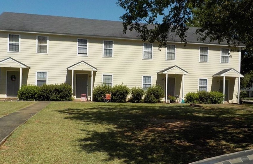 Building Photo - 2700 Doncaster Dr