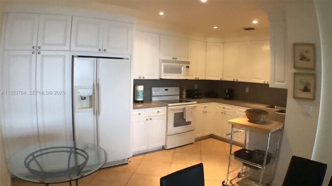 Foto del edificio - 151 Crandon Blvd