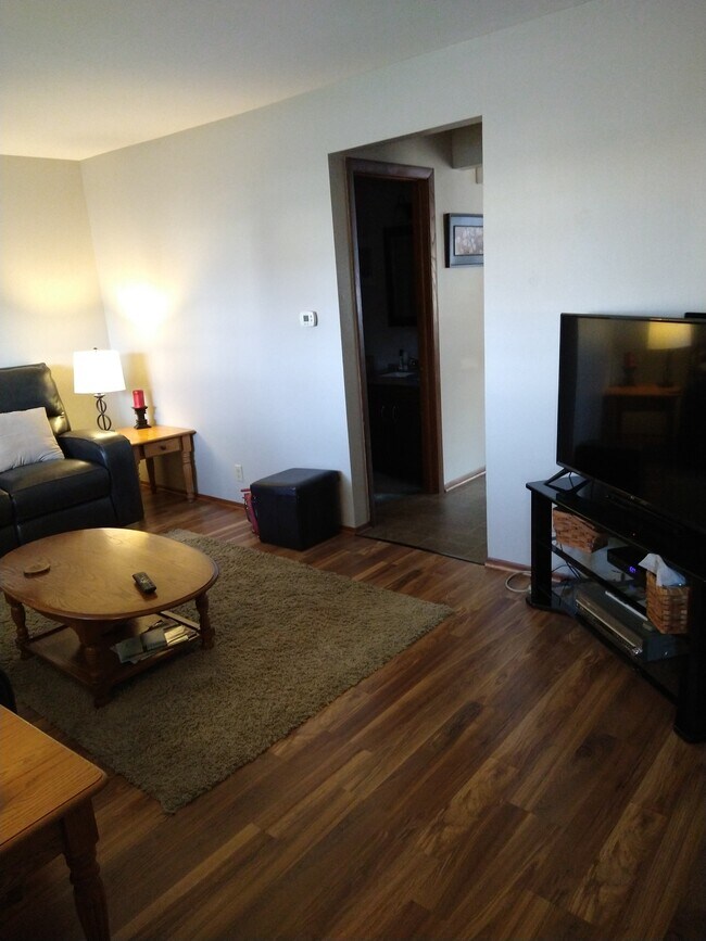 Living room - 7849 W Norwich St