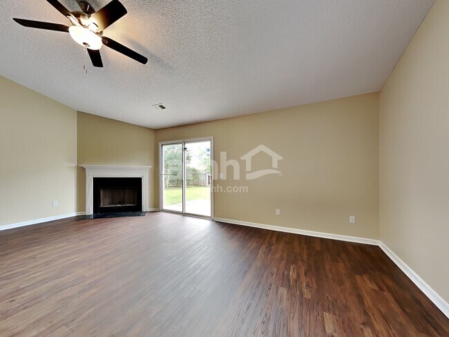 Building Photo - 304 S Port Dr