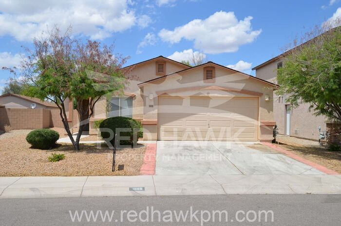 Foto principal - Freshly Painted Three Bedroom, Two Bathroo...