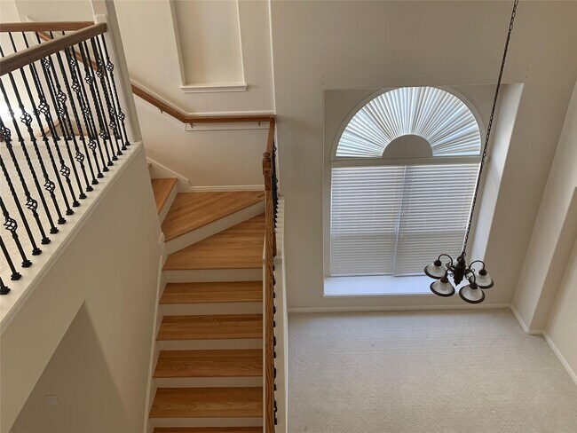 Foto del edificio - 2621 Tidenhaven Dr