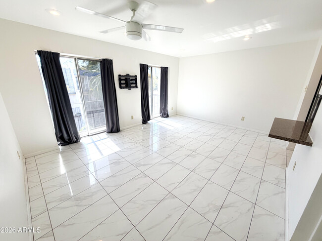 Foto del edificio - 1016 E Osborn Rd