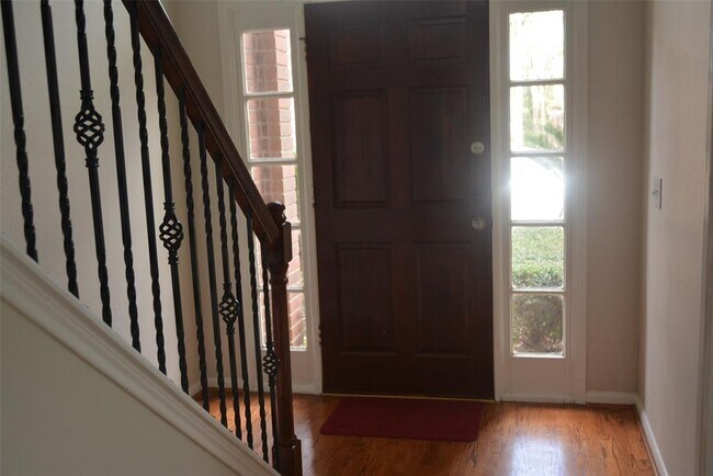 Building Photo - 18807 Evergreen Falls Dr