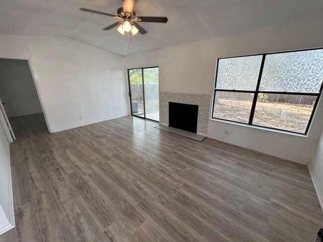 Building Photo - 5726 Glacier Sun Dr