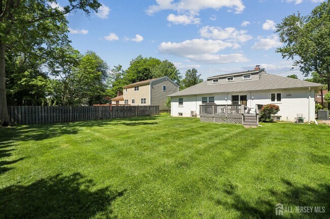 Building Photo - 207 Stoughton Ave