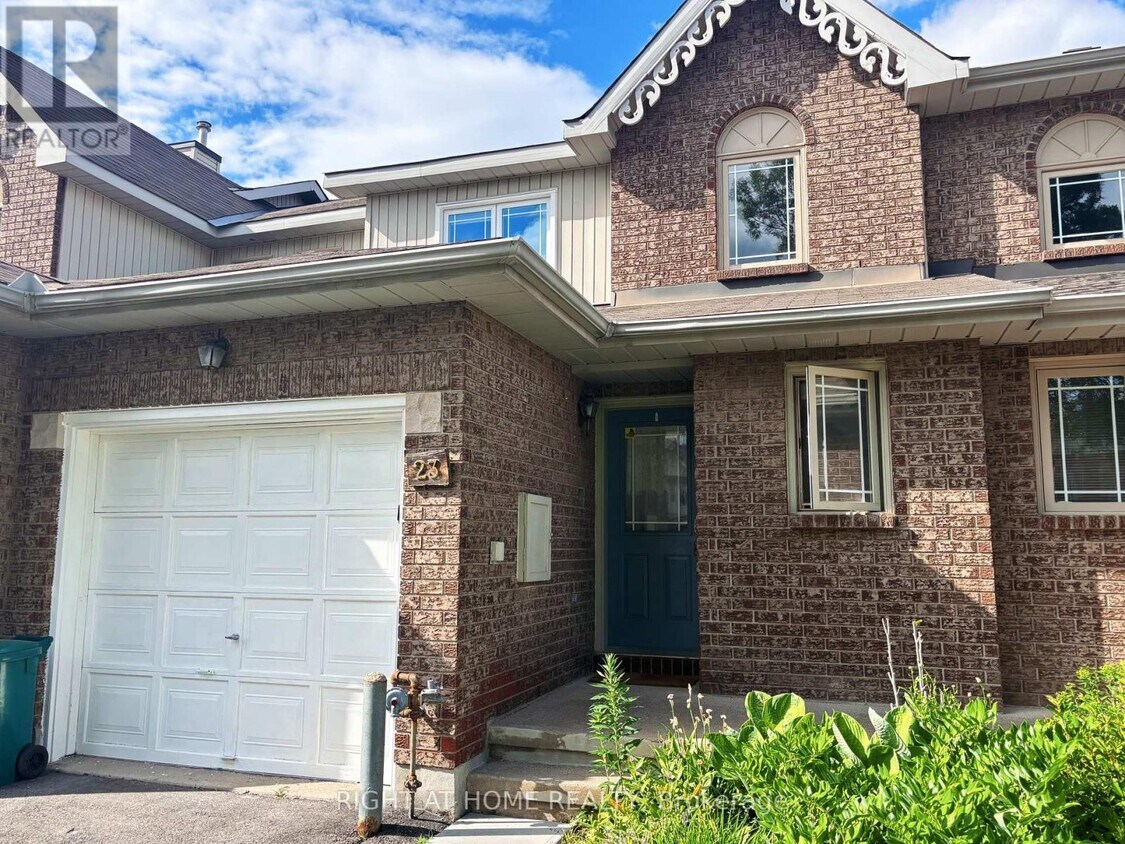 Photo principale - 23 Harrington Ct