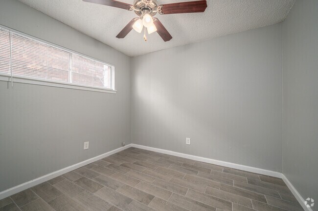 2 habitaciones, 1 baño - 780 pies cuadrados - Segundo dormitorio - Colonial