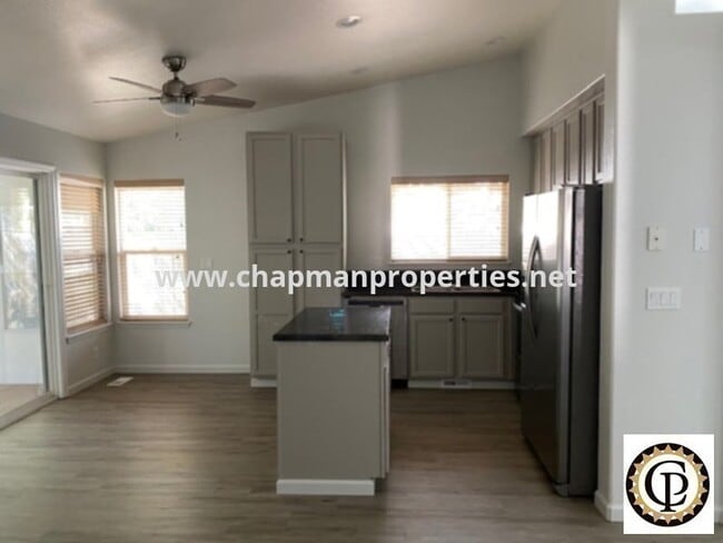 Building Photo - 6337 S Peppertree Ave