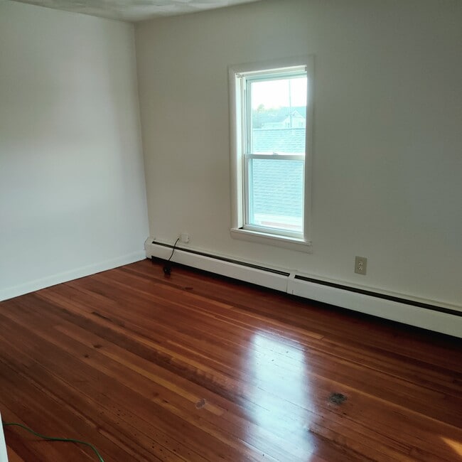 Foto del edificio - 57 Tomlinson Ave