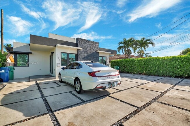 Foto del edificio - 7242 SW 22nd St