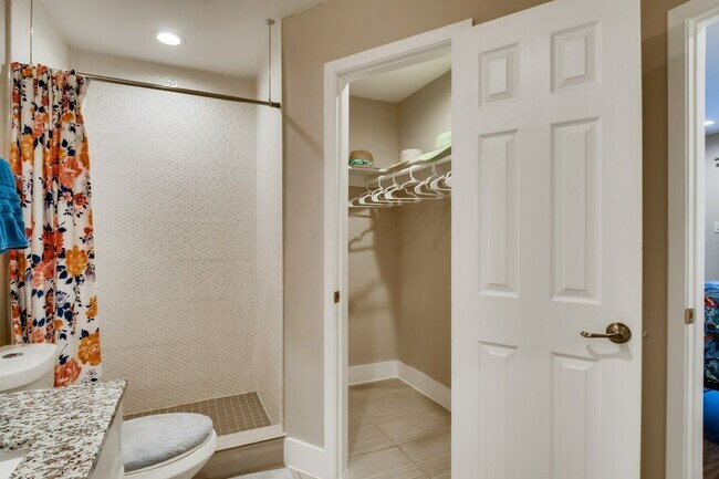 Foto del edificio - 935 La Posada Dr