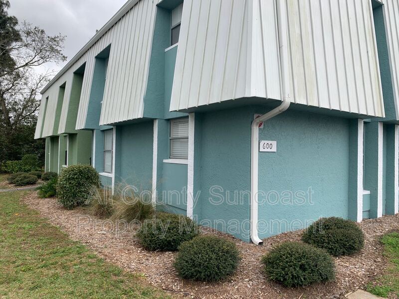 Foto principal - 7450-7435 35th St N
