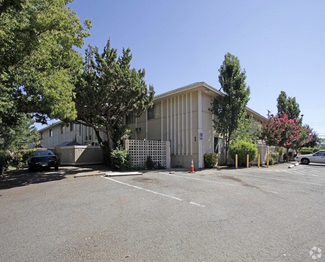 Building Photo - Rivers Bend Apartments
