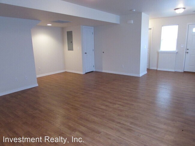 Foto del edificio - 105 Andrews Dr