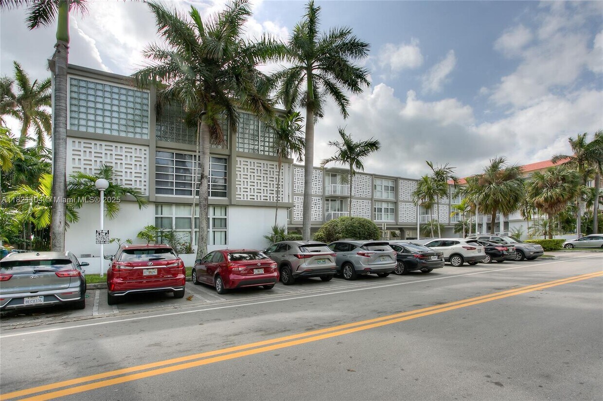 Foto principal - 1080 99th St
