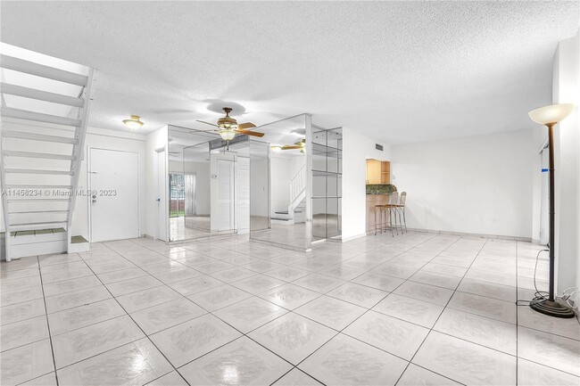Building Photo - 8775 Park Blvd